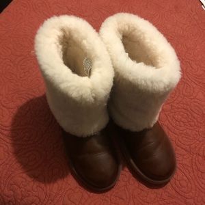 Brown leather Ugg boot